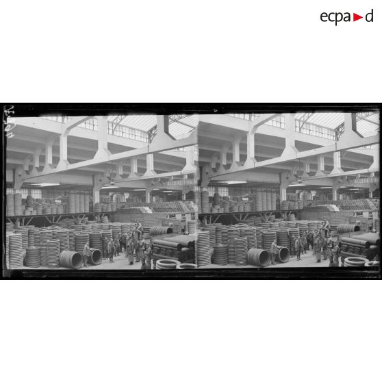 Paris. Réserve générale de l'Armée. Aspect d'un magasin. [légende d'origine]