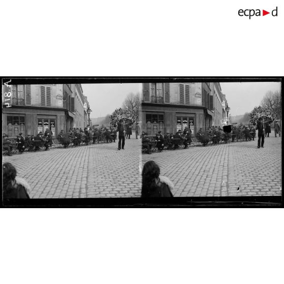 Paris. La foire aux Jambons. Un coin de la rue du chemin vert. [légende d'origine]