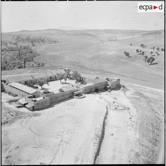 Vue du poste frontalier Sakiet.