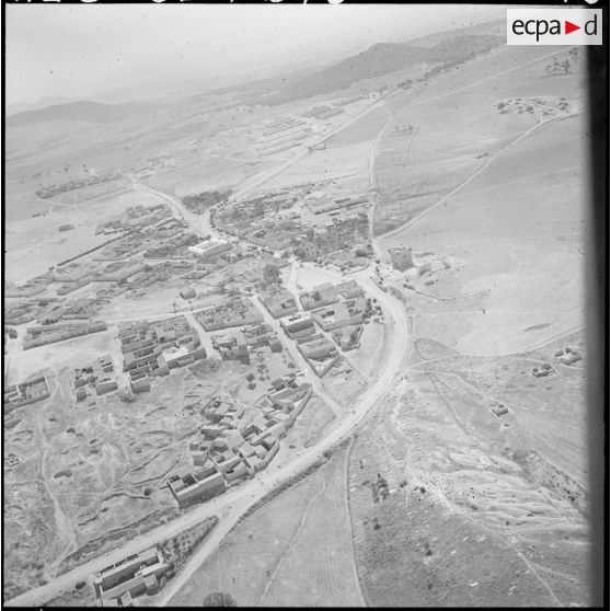 Vue du poste frontalier Sakiet Sidi Youssef.