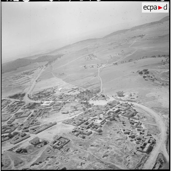 Vue du poste frontalier Sakiet Sidi Youssef.