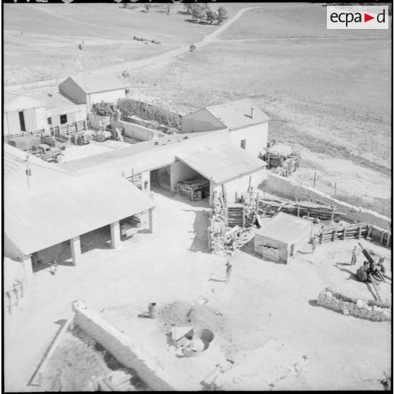Vue du poste frontalier Sakiet.
