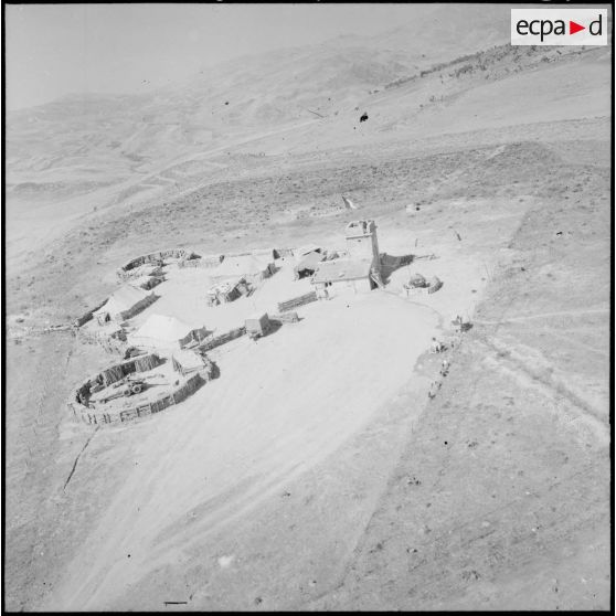 La tour de l'artillerie du poste d'Aïn-Zana.