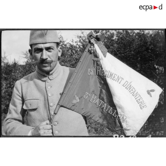 [Drapeau du 32° Régiment d'Infanterie, 3ème bataillon].