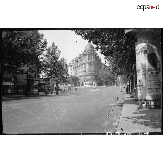 [Paris sous l'occupation allemande, 1940-1944.]