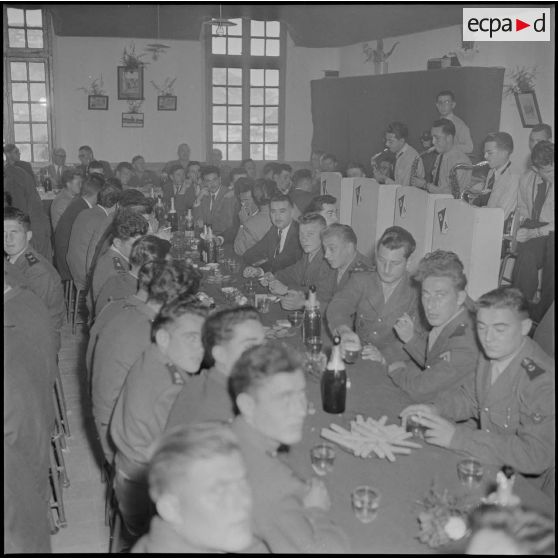 Réception à l'occasion de la fête de la Sainte-Cécile, patronne des musiciens et la musique de la garnison d'Alger.