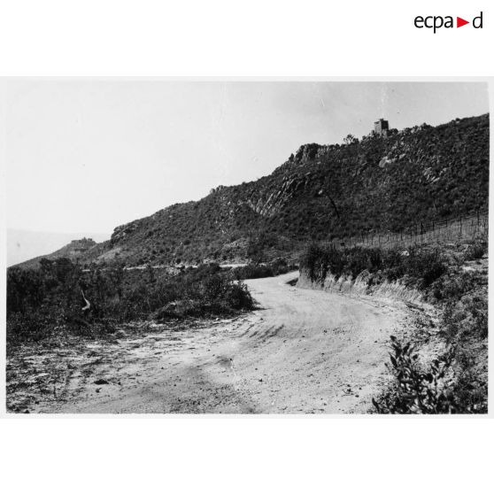 Côte 263 et le barrage. [légende d'origine]<br>