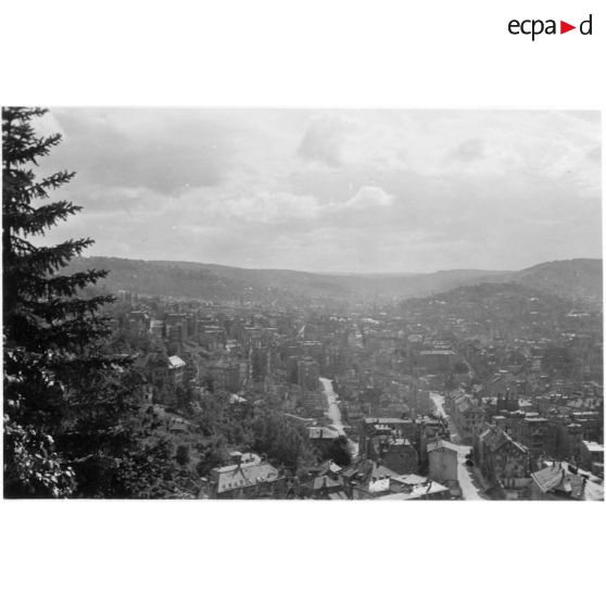 Stuttgart : prise de la ville et défilé. [légende d'origine]