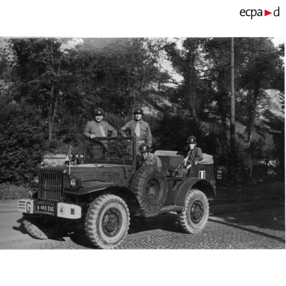 Stuttgart : prise de la ville et défilé. [légende d'origine]