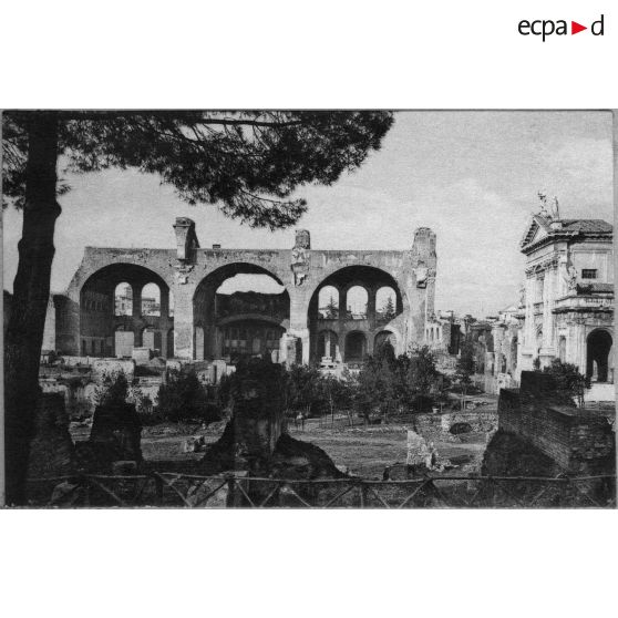 [Rome. La basilique de Maxence et Constantin. Sans date.]