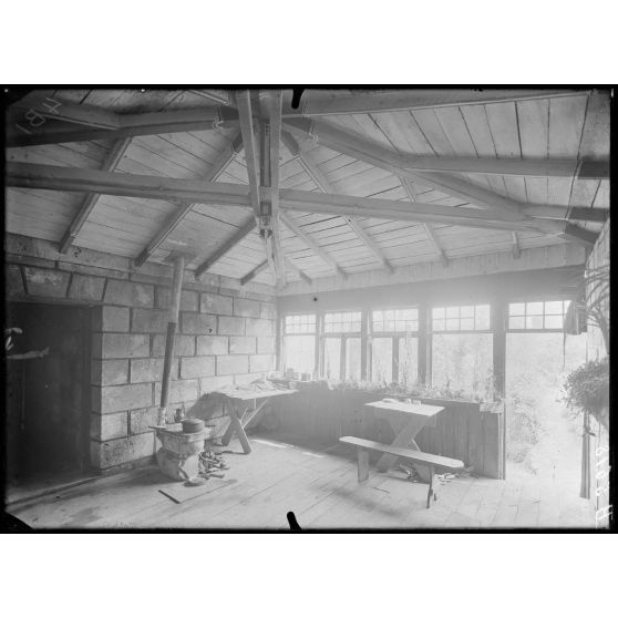 Nampcel (Oise). Pavillon des officiers allemands, la cuisine. [légende d'origine]