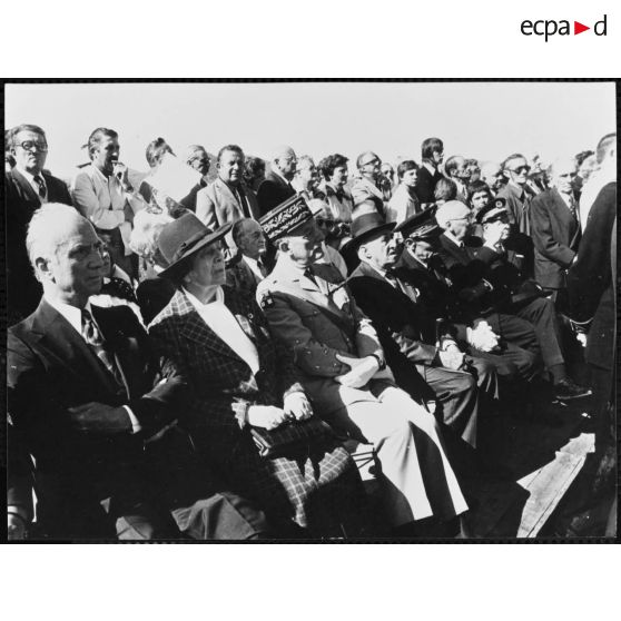 Colonel Guillaumet, président général de la 1ère DFL - Madame de Larminat - Monsieur le général de Boissieu - Monsieur Xavier de Larminat, frère du général - Monsieur l'amiral Lahaye, président de CAFL - Monsieur Pléven