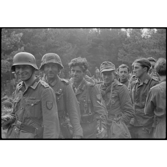 Des unités variées de l'armée allemande viennent de quitter la ville de Vilnius qu'ils défendaient devant la pression de l'armée Rouge.