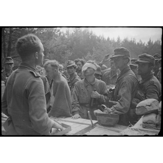 Des unités variées de l'armée allemande viennent de quitter la ville de Vilnius qu'ils défendaient devant la pression de l'armée Rouge.