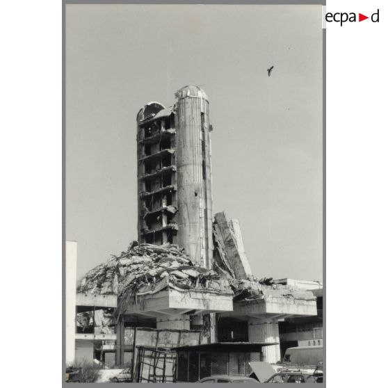 Les anciens locaux du quotidien Oslobodenje, quartier d'Alipasino Polje - Sarajevo. [légende d'origine]