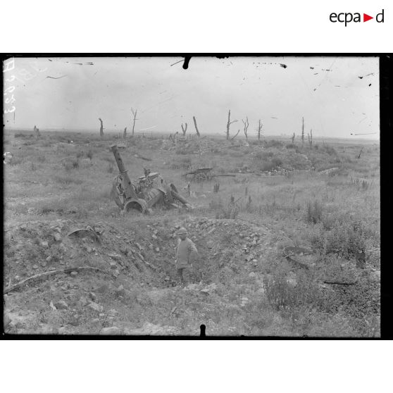 Quennevi&#xE8;res&#x20;&#x28;Oise&#x29;.&#x20;Cour&#x20;de&#x20;la&#x20;ferme.&#x20;&#x5B;l&#xE9;gende&#x20;d&#x27;origine&#x5D;