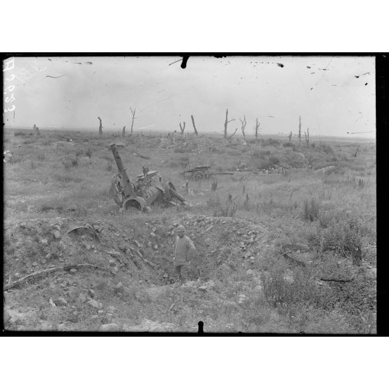 Quennevières (Oise). Cour de la ferme. [légende d'origine]