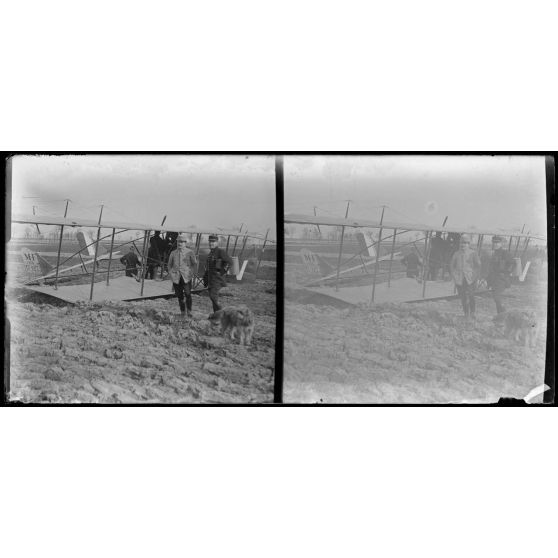 [Capotage du MF N°1164 - insigne V blanc].