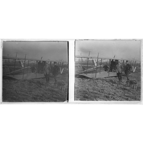 [Capotage du MF N°1164 - insigne V blanc].