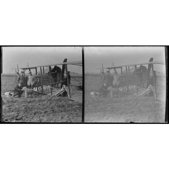 [Capotage du MF N°1164 - insigne V blanc].