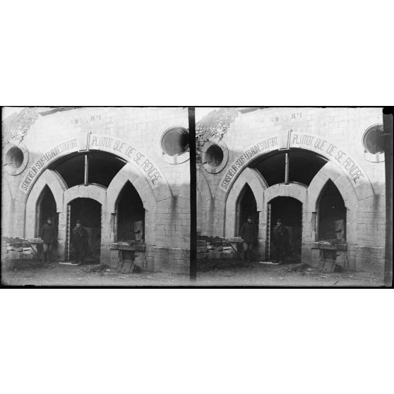 Fort de Liouville (Meuse) - inscription : "s'ensevelir sous les ruines du fort plutôt que de se rendre". [légende d'origine.<br>