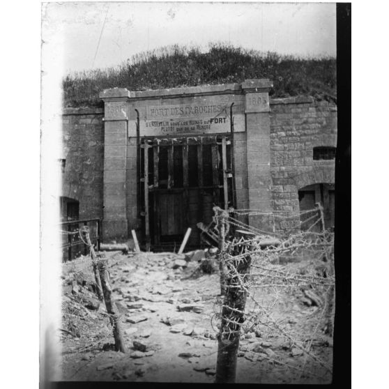 [Fort des Paroches en ruines].