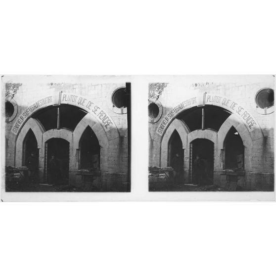 Fort de Liouville (Meuse). Inscription : "s'ensevelir sous les ruines du fort plutôt que de se rendre". [légende d'origine]