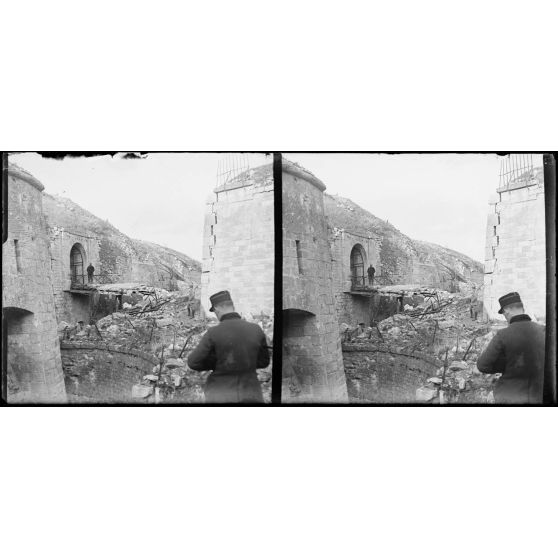 Fort de Liouville (Meuse) - entrée. [légende d'origine]<br>