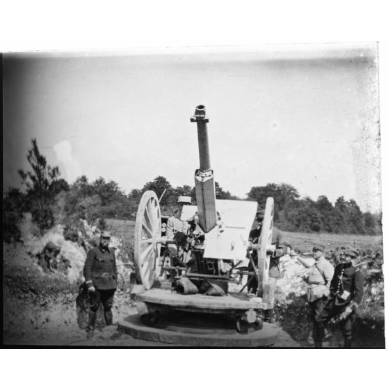 [Canon DCA 75 tournant 360° sur maçonnerie].