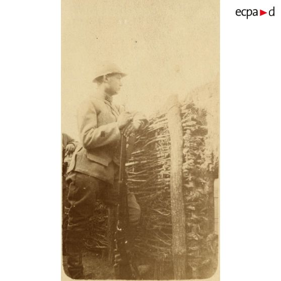 La haine des boches, en guetteur. [légende d'origine]