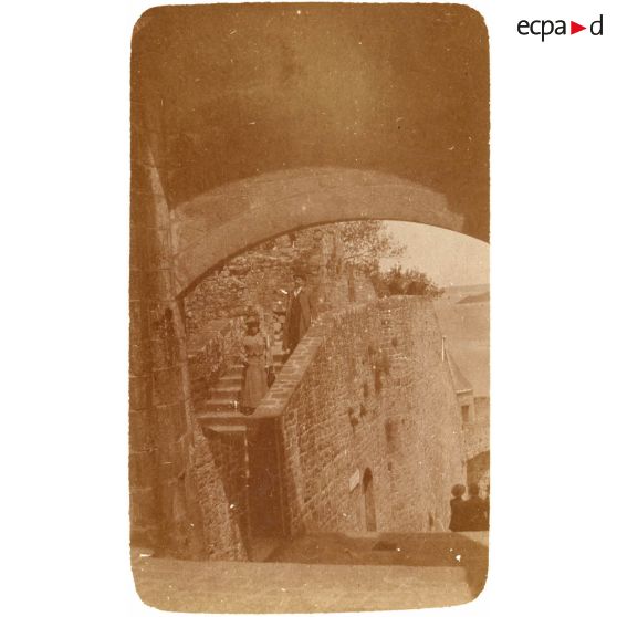 [Escalier sur le Mont St-Michel (Manche)].