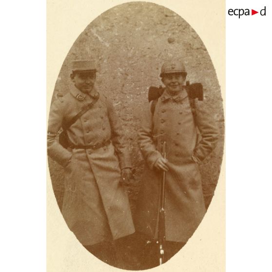 [Portrait de deux soldats].