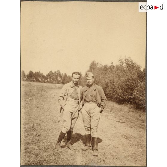 Deux copains. [légende d'origine]