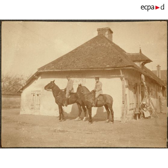 Rose et Guiton [Gaston ?]. [légende d'origine]