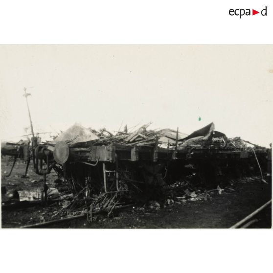 [Un train de l'Armée rouge détruit].