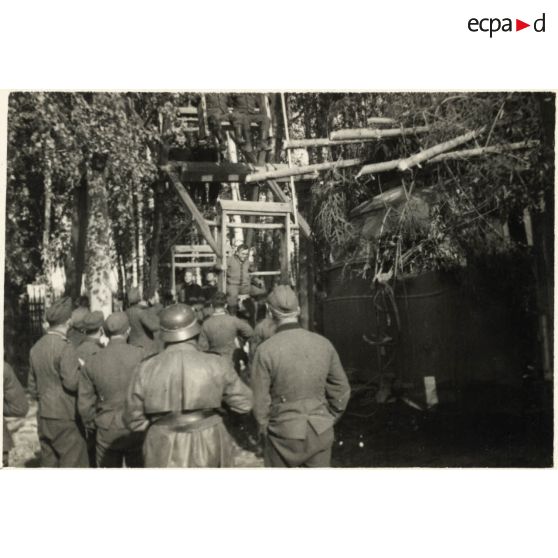 [Des soldats de la Wehrmacht durant du temps libre].