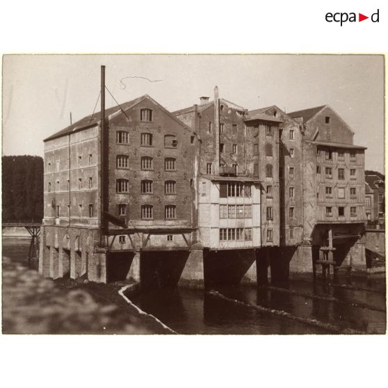 [Meaux, les moulins sur la Marne].