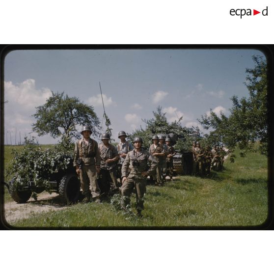 1955, Reutlingen, exercices sur route. [légende d'origine]