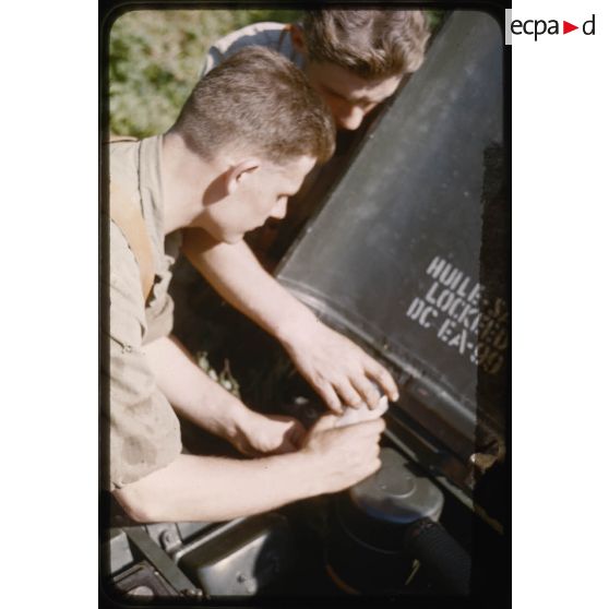 1955, Reutlingen, manœuvres à Münsingen. [légende d'origine]