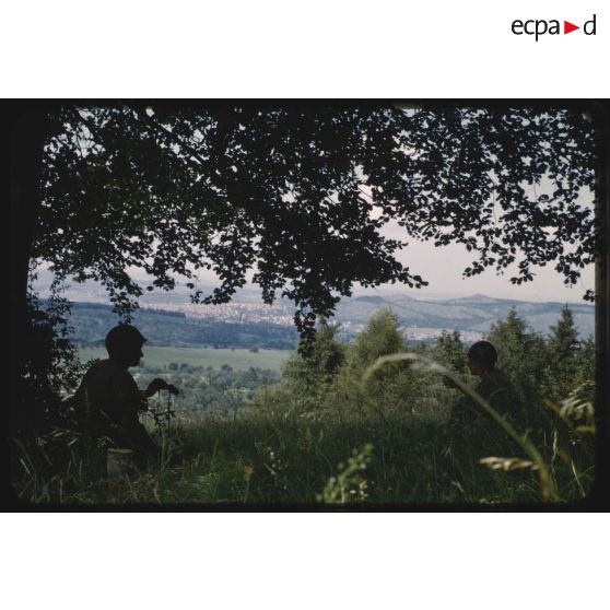 1955, Reutlingen, manœuvres à Münsingen. [légende d'origine]