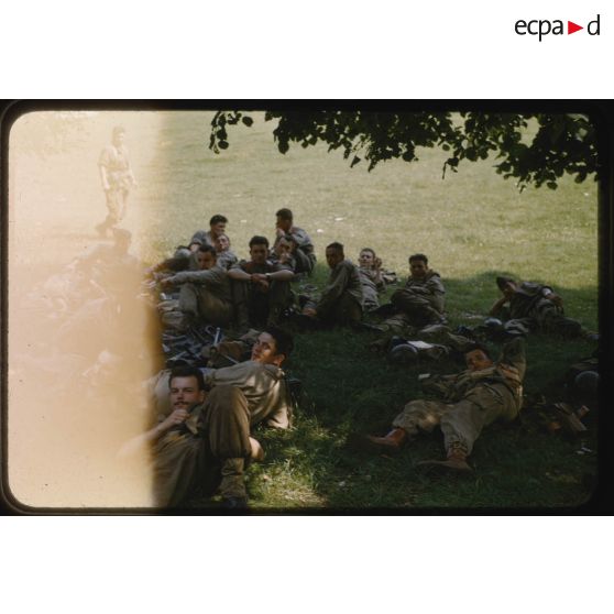 1955, Reutlingen, manœuvres à Münsingen. [légende d'origine]