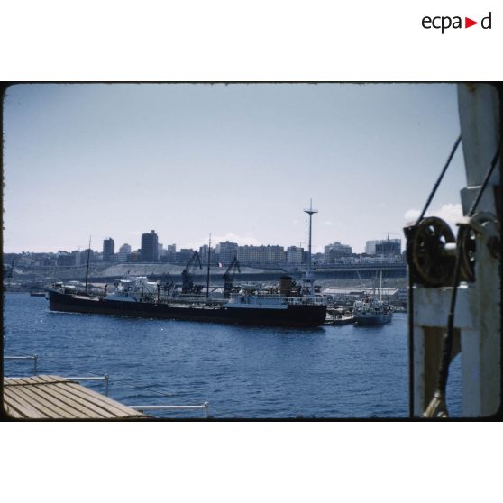 Oran s'éloigne, 30 mai 1959. [légende d'origine]