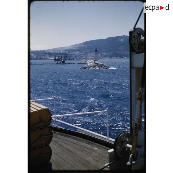 Oran s'éloigne, 30 mai 1959. [légende d'origine]