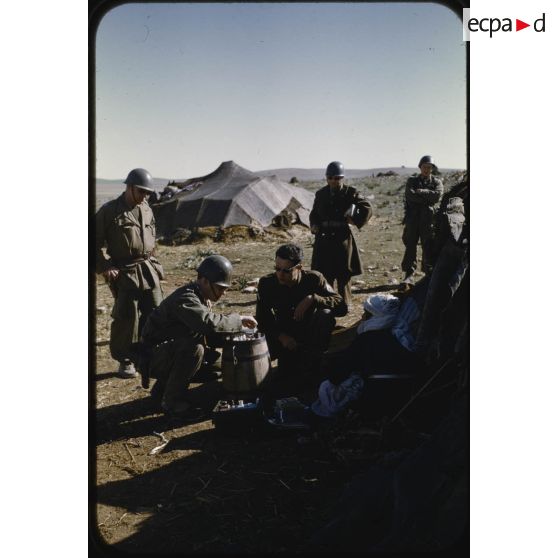 1957 Palat 26-3, tournée AMG (3) Dr Razet. [légende d'origine]