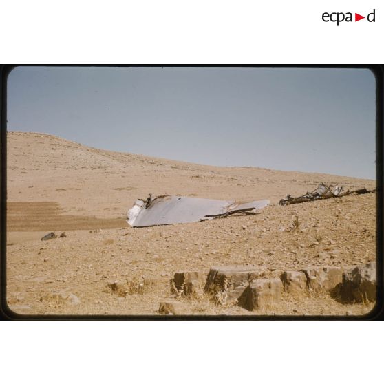 1956 Palikao, environs (6) épave d'un T6. [légende d'origine]