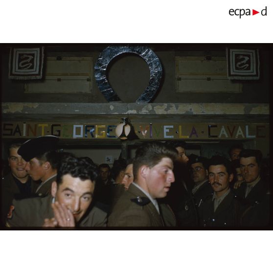 [Journée de la Saint-Georges 1958, bal au foyer du 3/12e RD].