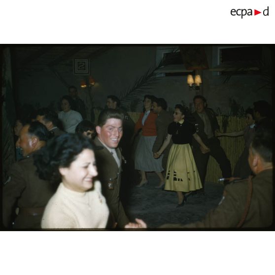 [Journée de la Saint-Georges 1958, bal au foyer du 3/12e RD]