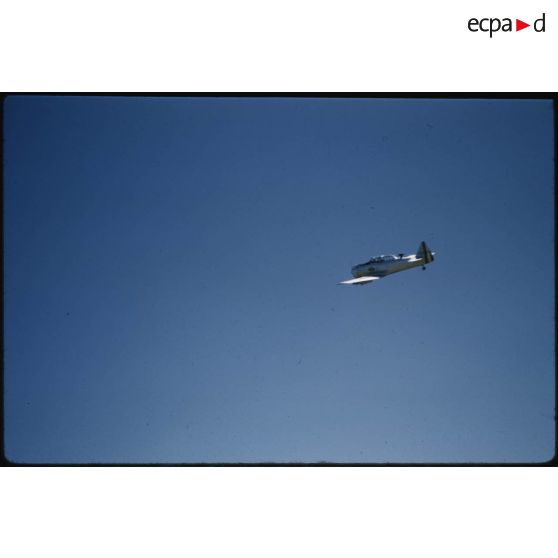 [Opération du 12e RD dans le secteur de Dominique-Luciani, appui aérien par un T6].