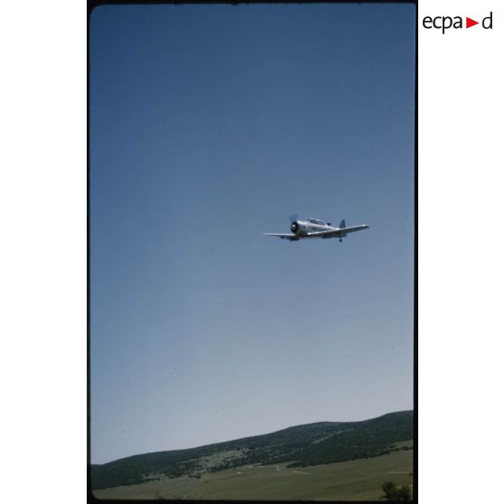 [Opération du 12e RD dans le secteur de Dominique-Luciani, appui aérien par un T6].