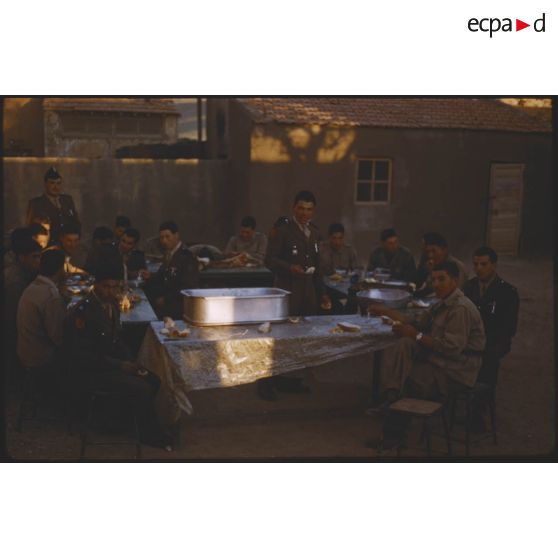 [Méchoui de la Saint-Georges à Mékalis pour le 3/12e RD].